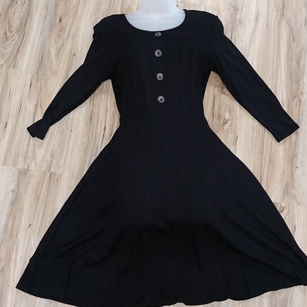 Black flowy babdoll dress!